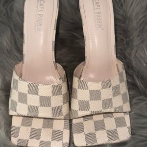 Size 8.5 👡 Cape Robbin Mule Sandals